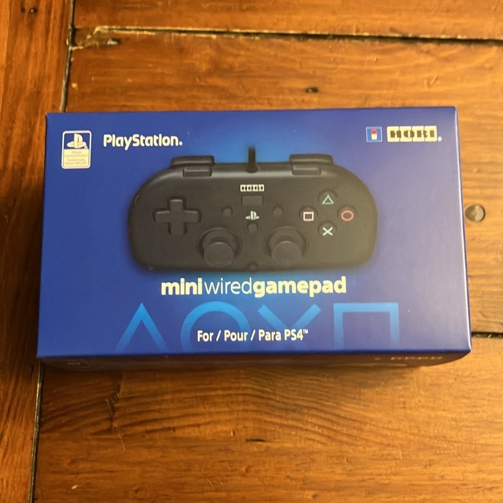 PlayStation PS4 blue hori controller / mini wired gamepad.  New in box!!